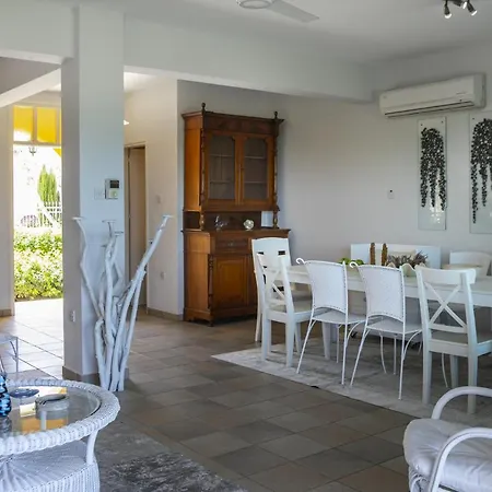 Your Beautiful Holiday Minutes From Sirina Bay, 1515 Villa *